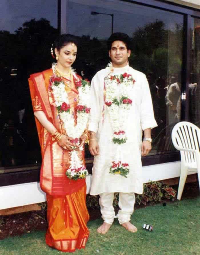 Zaheer And Kohli Are Only Bachelors From World Champion Team of 2011