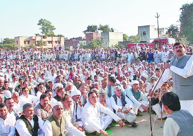 Delhi-Yamunotri highway showing farmers Akrosha