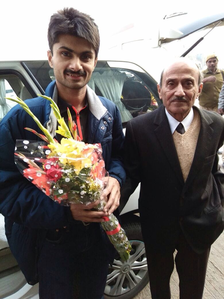 dm  suhas ly spotted at amausi airport winning gold medal