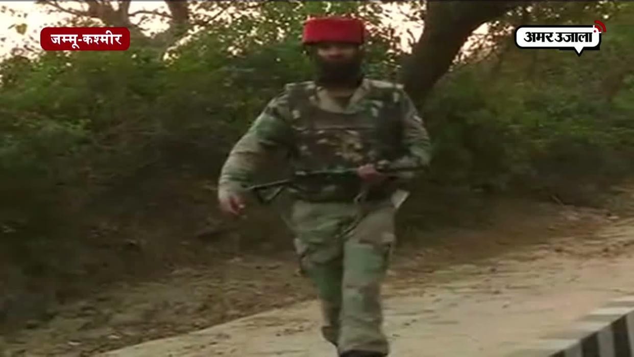 J&K: Terrorists attack a Police vehicle in Kulgam