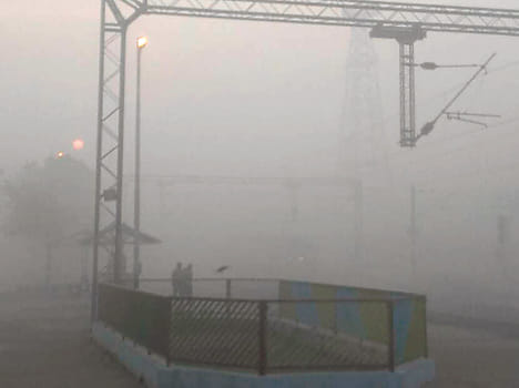 Fog Holding trains wheels