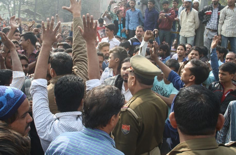 injured in the stone pelting CO Civil Lines