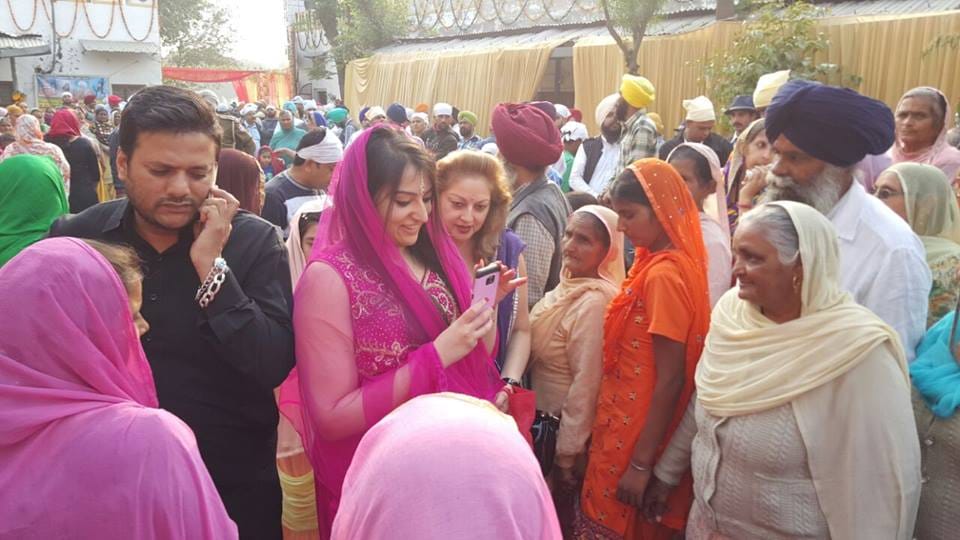 LIVE: Yuvraj-Hezal arrived in Gurdwara, special menu in langar