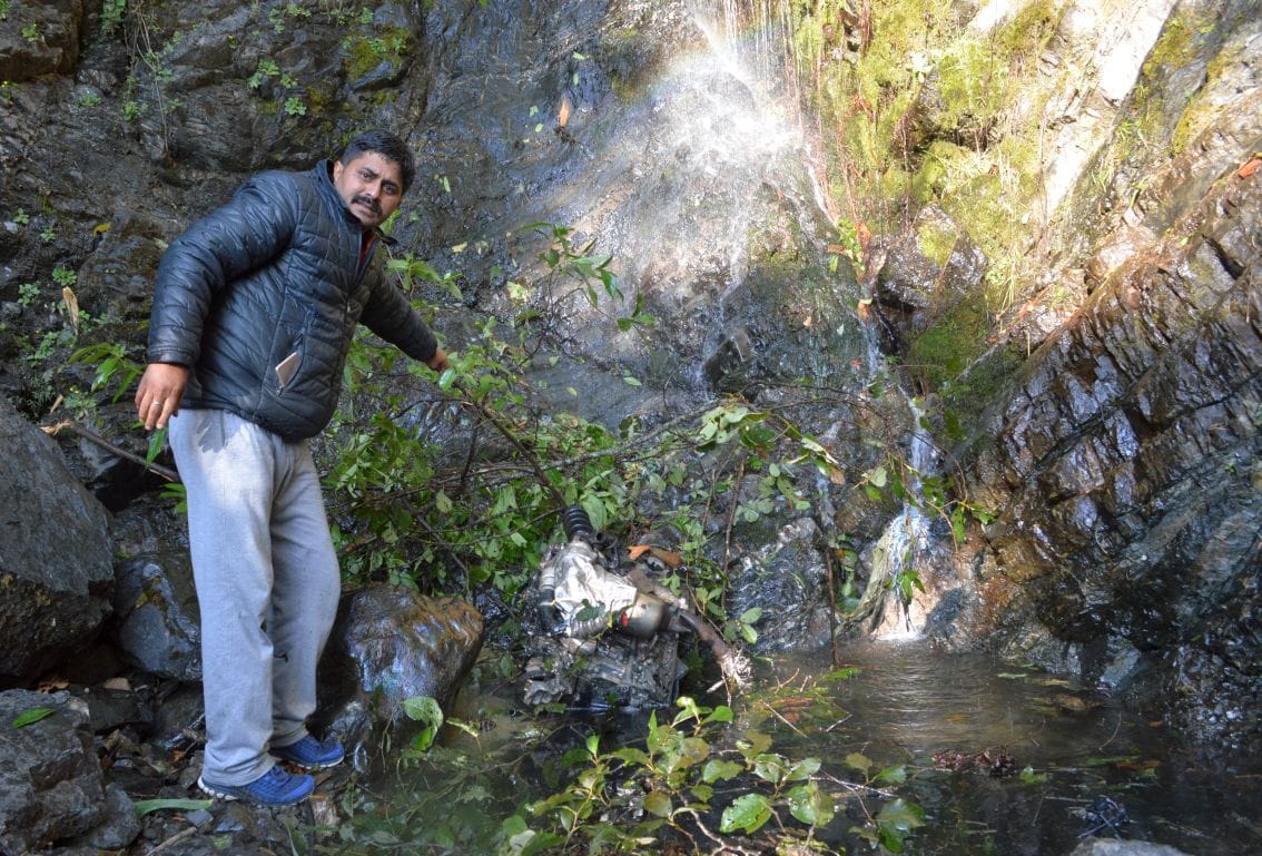 car fell into gorge in nainital, 4 died.