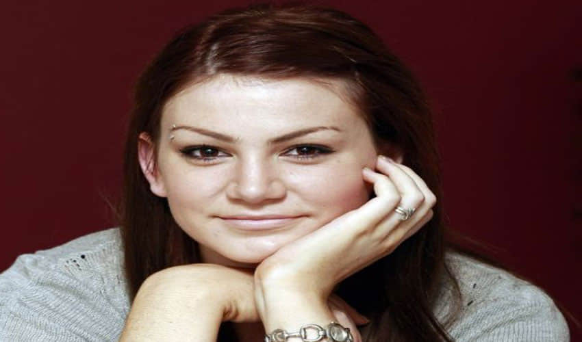  This australian girl is allergic to water