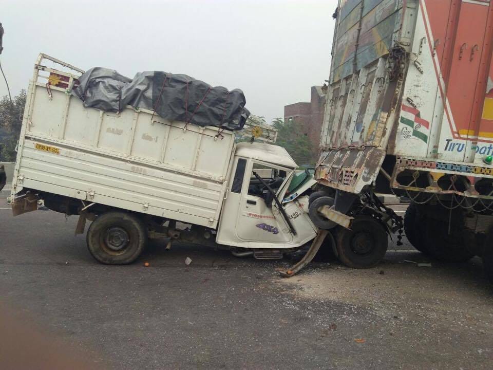12 road accident in dense fog at kanpur