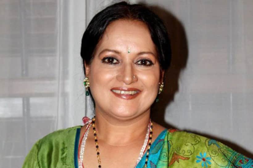 Actress Himani Shivpuri got the news of her husband death during the shooting of DDLJ said  I was alone