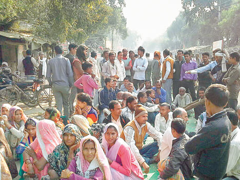 Note the blocked roads, banks outcry