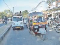 money, crises, higway, jam, consumer, bank, line, atm