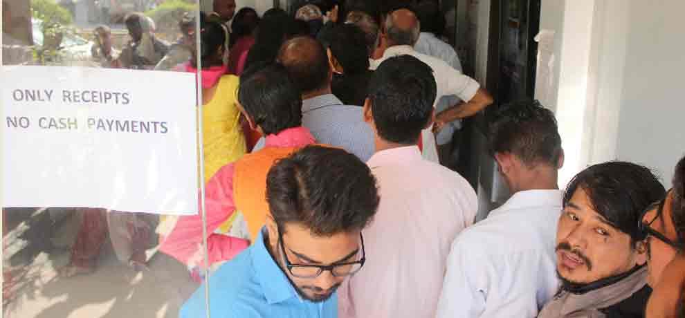 Two people died in cash problem
