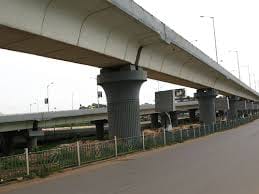 Loni five minutes to reach Delhi