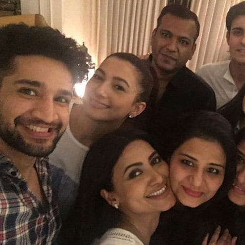 gauhar khan is in a relationship with a singer