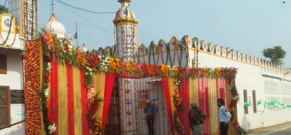 LIVE: YUvi-Hezal will arrive in Gurdwara soon, special menu in langar