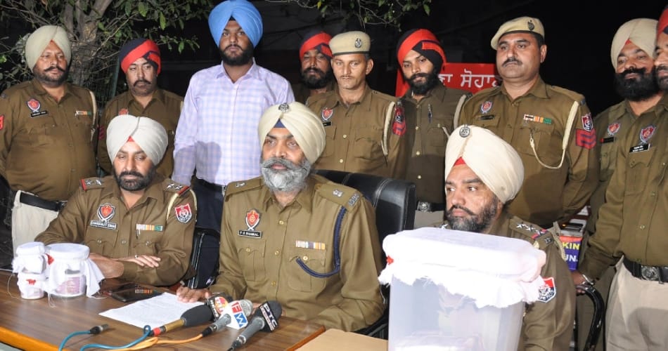  42 lakh currency found in red light, mohali news