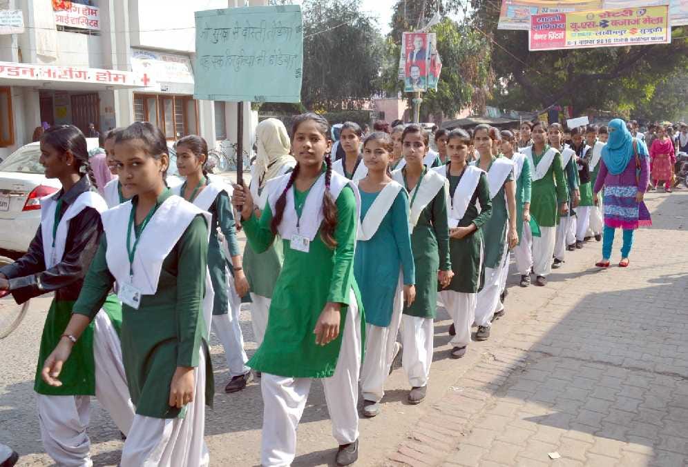 Turns out awareness rally on World AIDS Day