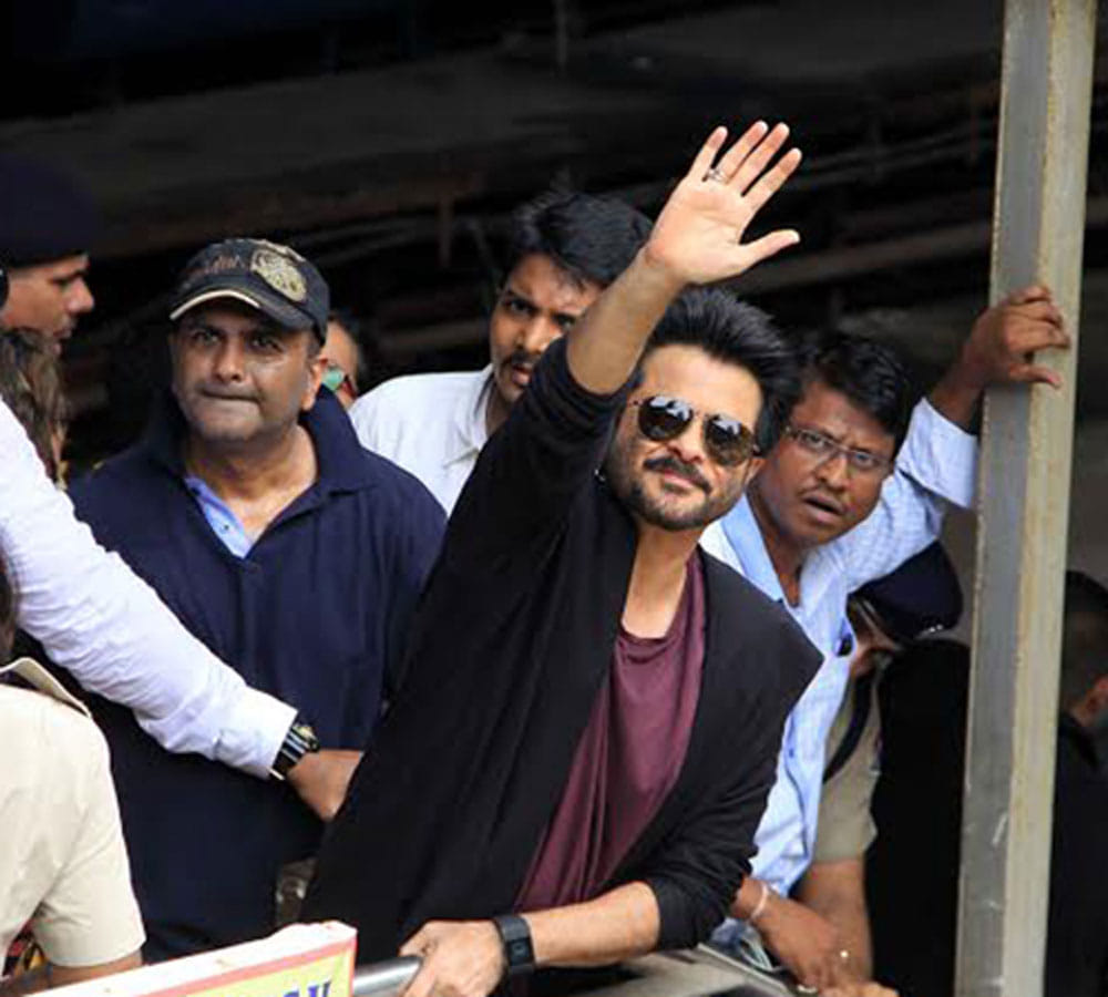 anil kapoor spot queue of atm line