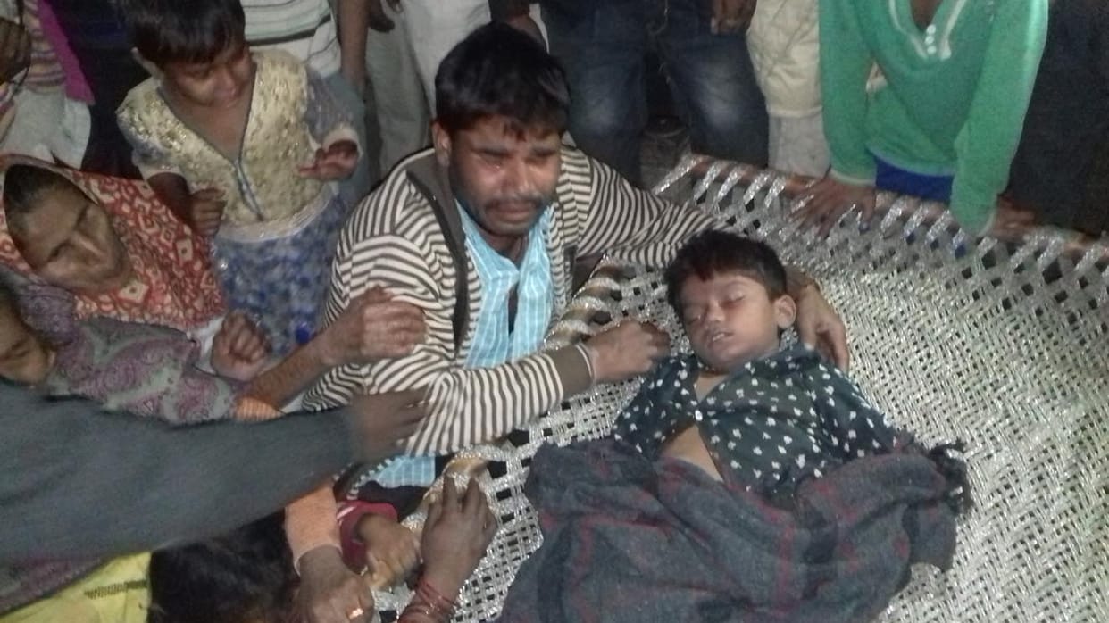 Child killed by thieves.