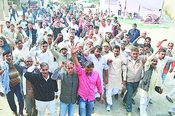 Black blindfold farmers demanded payment