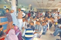 panipat, bank me bhid rhi