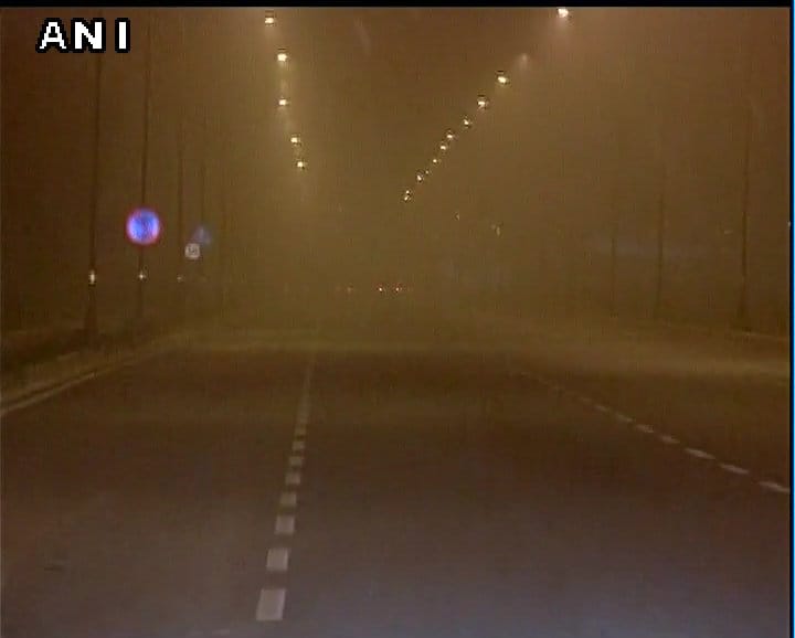 dense fog continues engulf delhi and north india