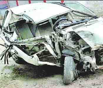 Car and tractor-trolley clashed, two people,s death
