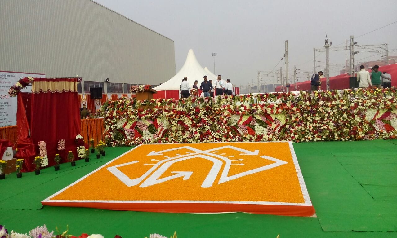 pictures of lucknow metro trial run