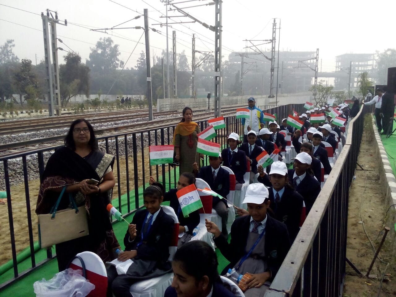 pictures of lucknow metro trial run