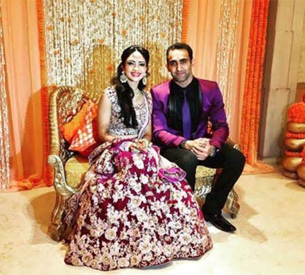 Tv actress pooja banerjee fiancée says no to her kissing onscreen