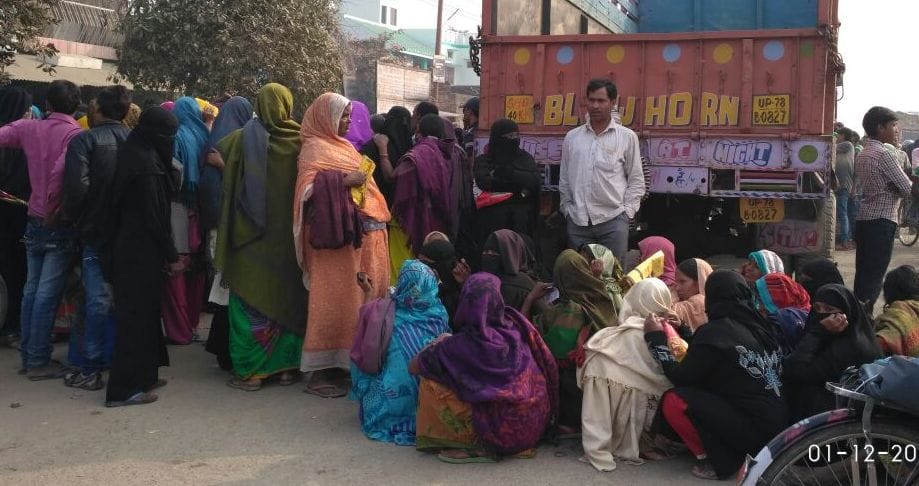 Currency crisis uncontrollable circumstances, people on the street