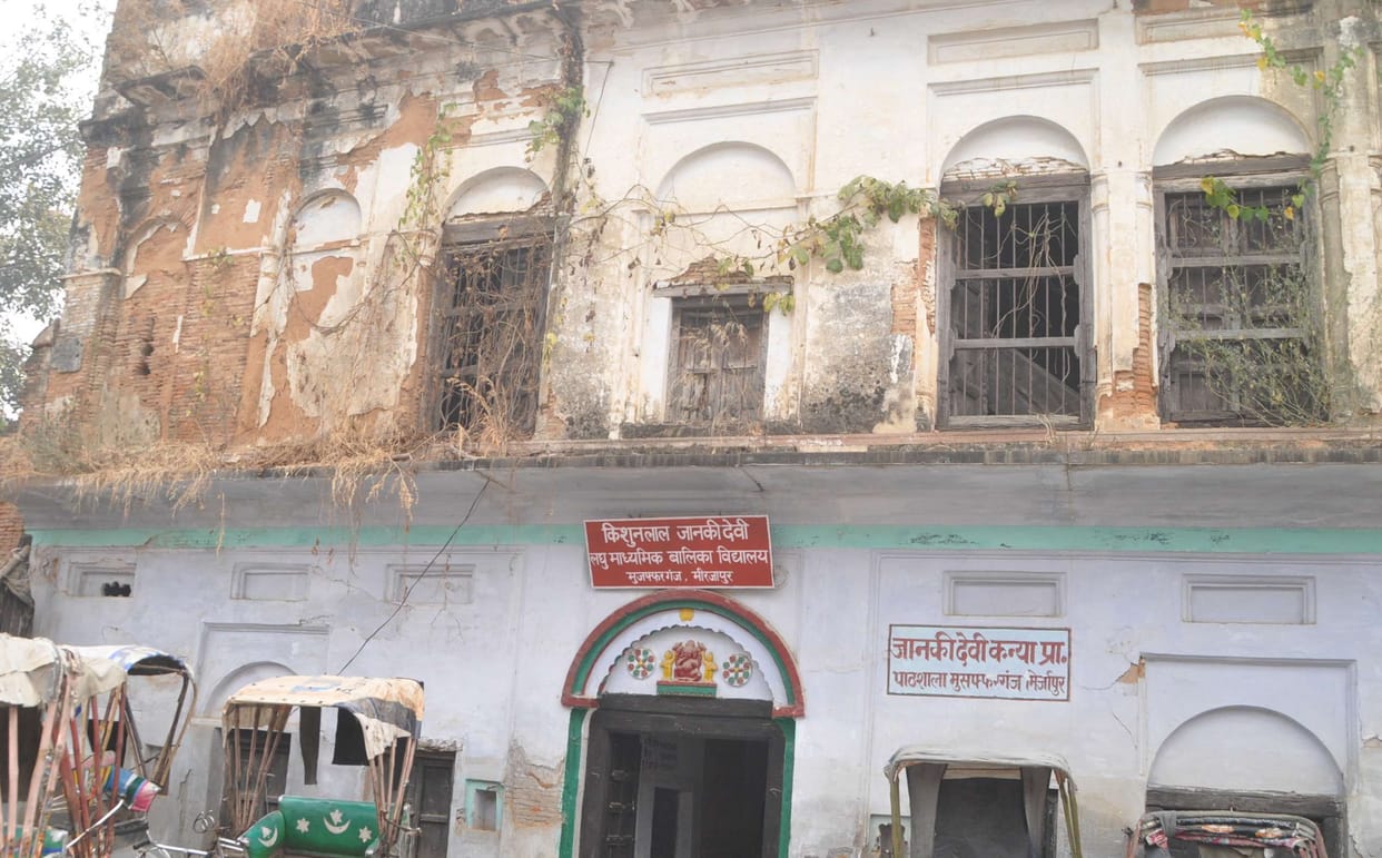 Issued notices  52 schools