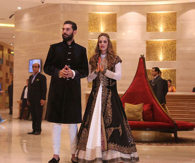 Pray that Yuvraj and Hazel stay alone: Akanksha Sharma