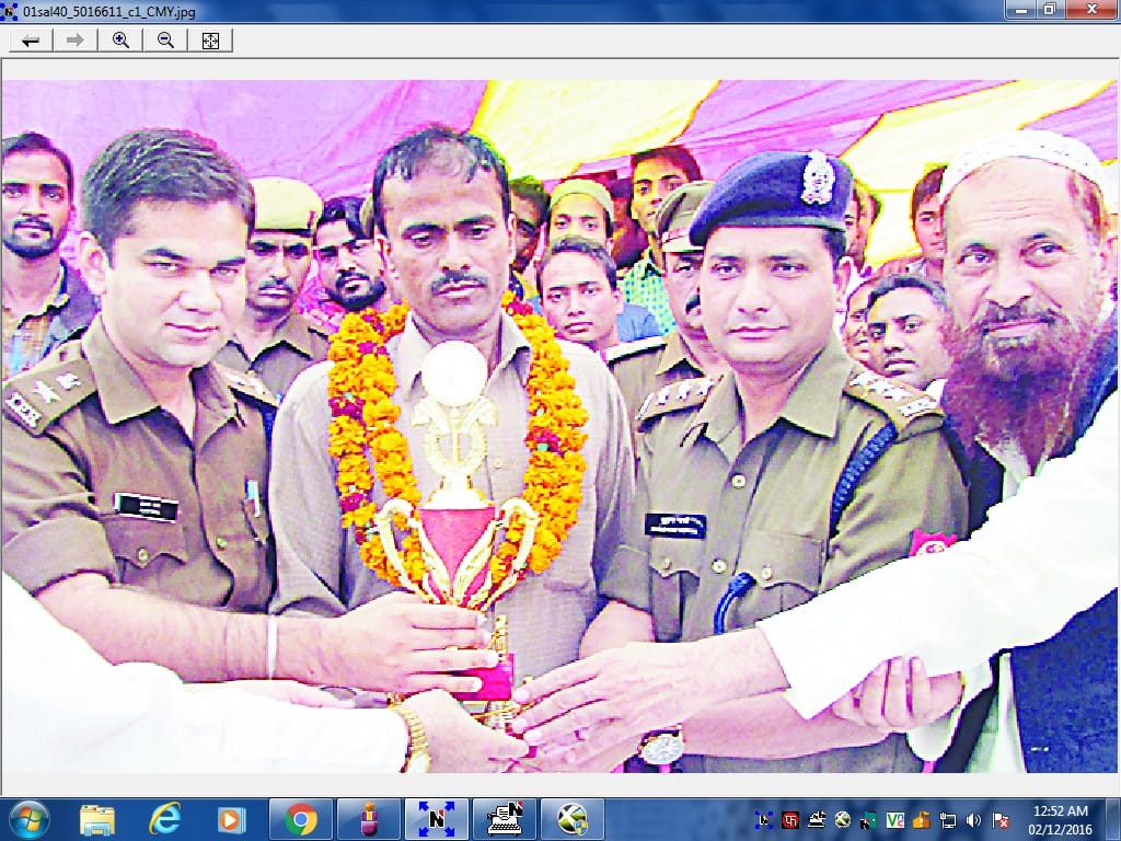 Palwinder in apprehending two men honored