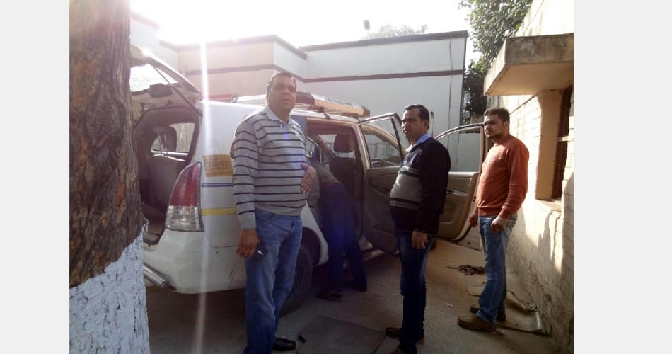 150 Crore, cash van, firing in cash van, chandigarh news, security officer