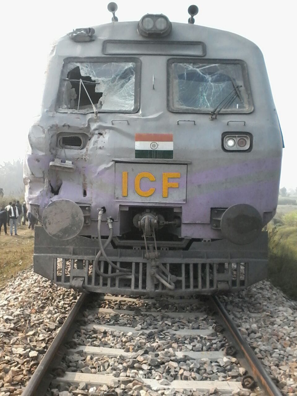 truck collapse with train in balrampur
