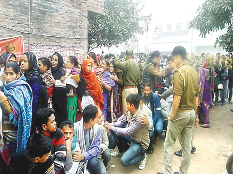 Cash in the bank to report drew crowds, commotion