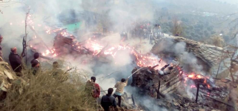 8 Houses Gutted In A Major Fire In Kullu