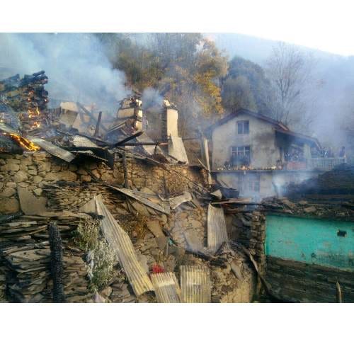 8 Houses Gutted In A Major Fire In Kullu
