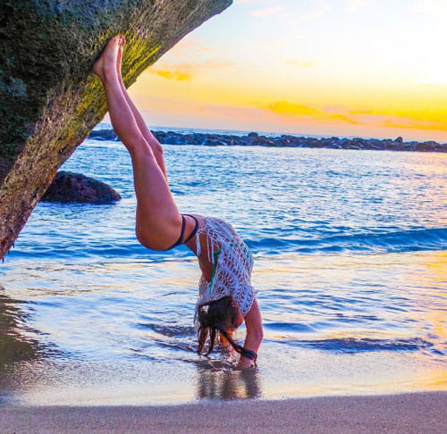female pilot got famous for hot yoga pictures