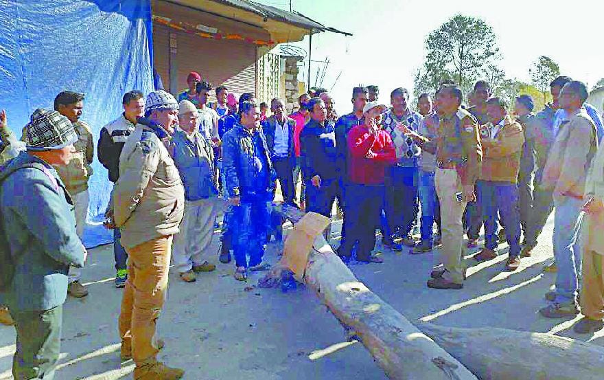 The two-hour road blockade demanding compensation