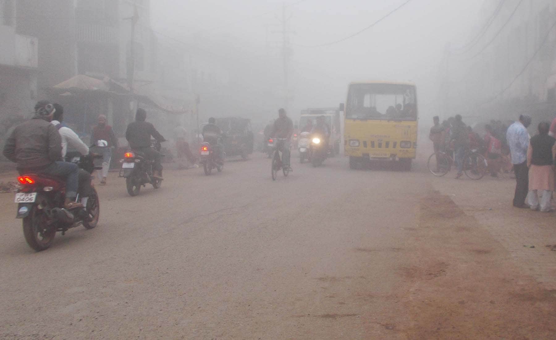 fog causes major vehicle crash in China’s henan, 200 plus vehicles collided know how to stay safe