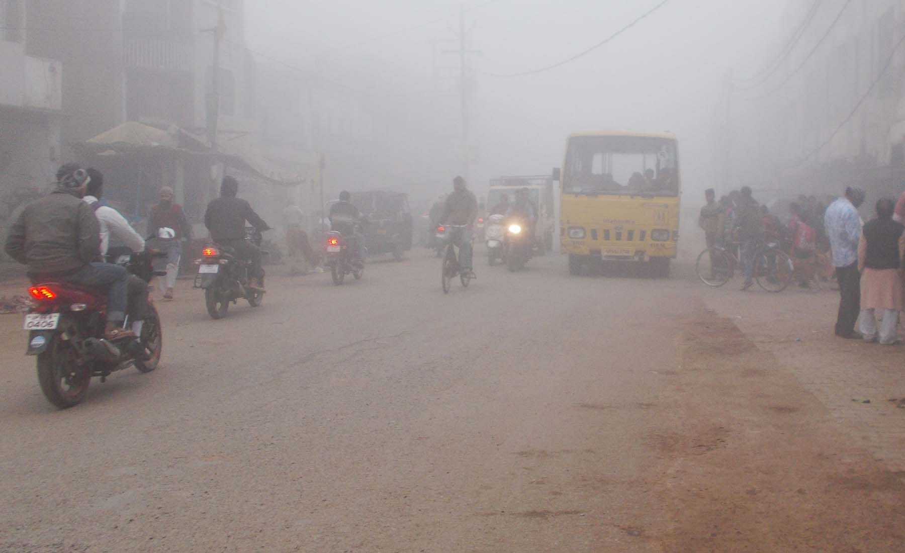 fog causes major vehicle crash in China’s henan, 200 plus vehicles collided know how to stay safe