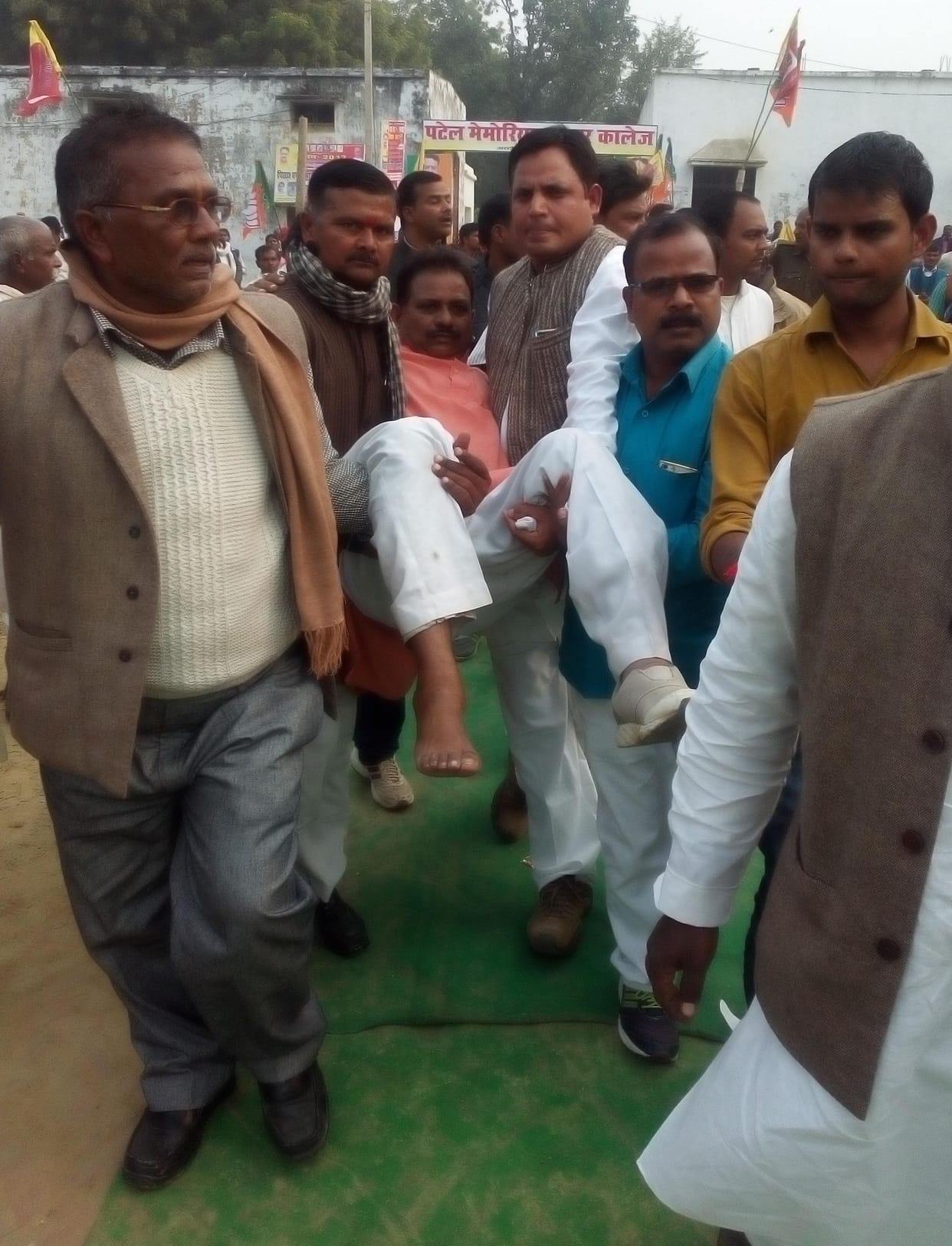 Selfi affair broken platform, Keshav Maurya and many leaders fall