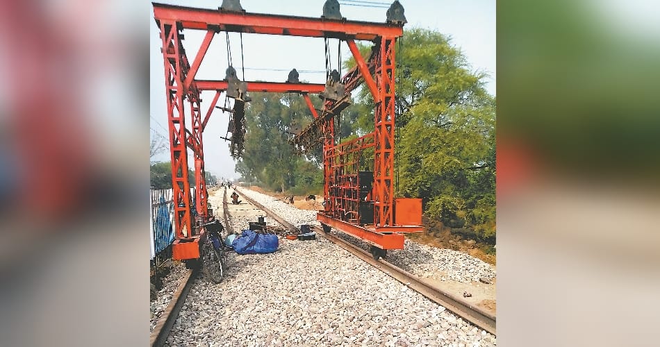 Panchkula Major disaster averted, track Dbling machine derails