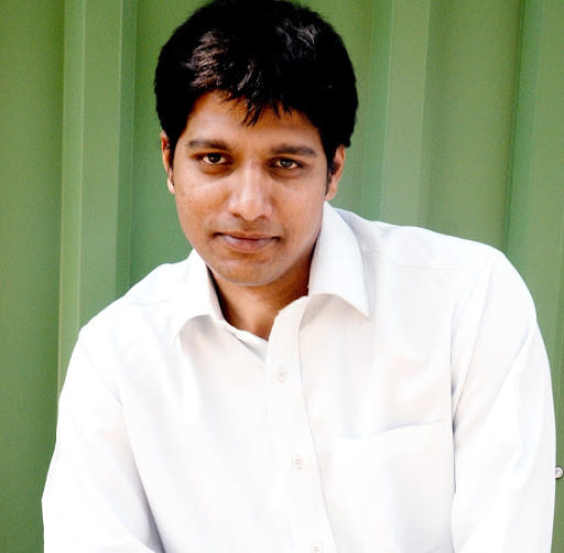 a Man From Maharashtra is Educating the Daughters of Kashmir for 26 years
