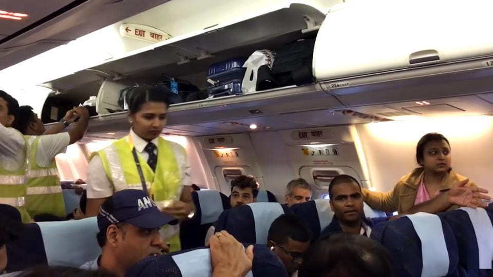 Late wedding group hijacks Jet plane, delays flight in Mumbai by two hours