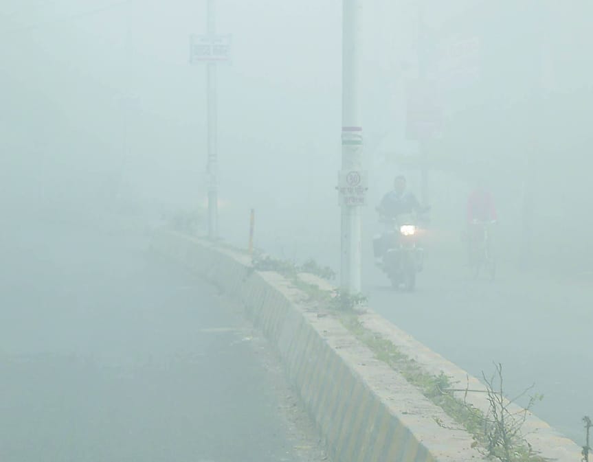 Fog was sluggish speed of trains, buses