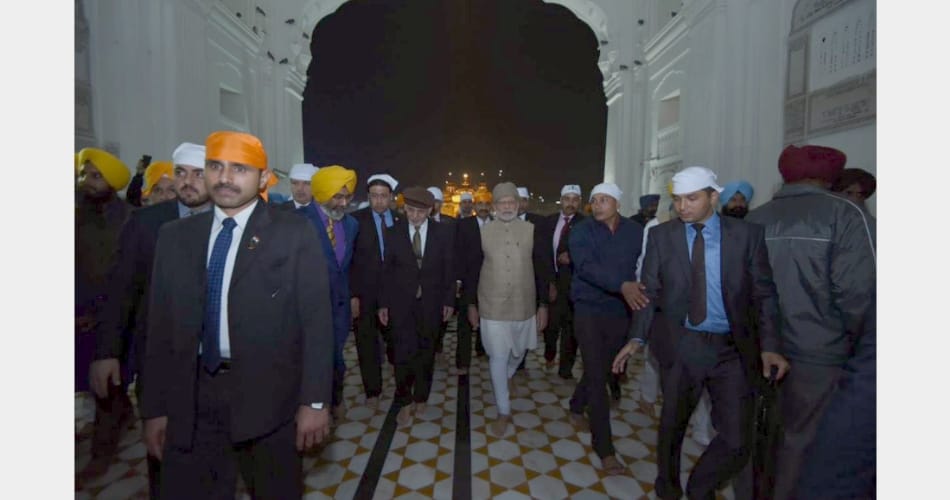 PM Modi Served 'Langar' at the Golden Temple