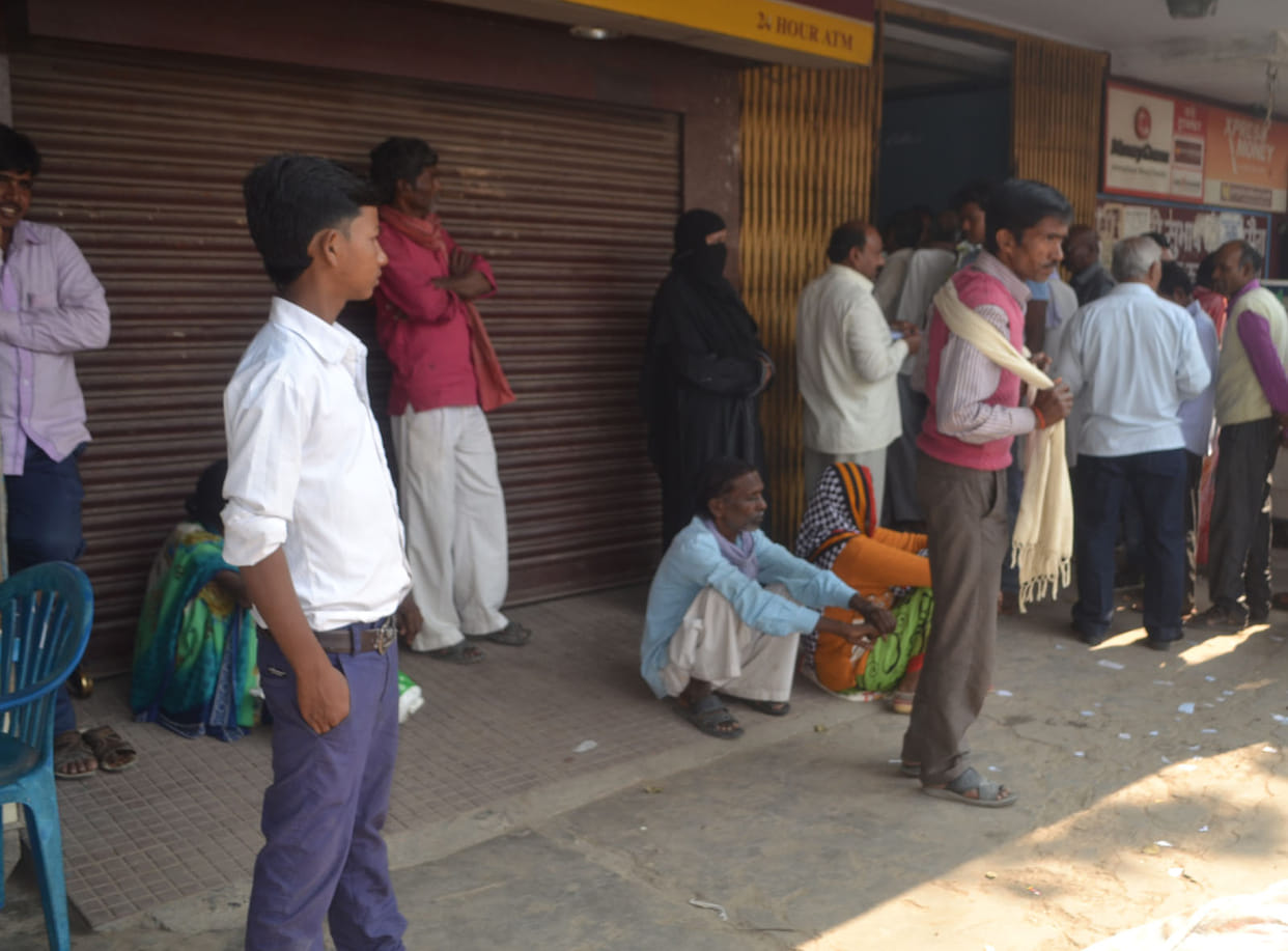 No open ATMs, banks were scuffles