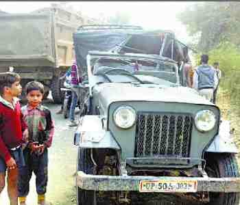 Jeep crashed into the power pole, seven injured