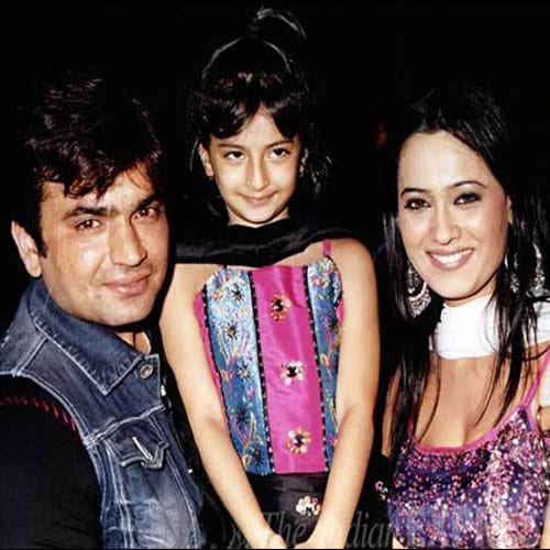 after 16 years shweta tiwari gives birth to a baby boy